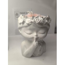 СОЕВА СВЕЩ В ГИПСОКЕРАМИКА-МОМИЧЕ