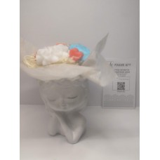 Цветя от глицеринов сапун в гипсокерамична кашпа.